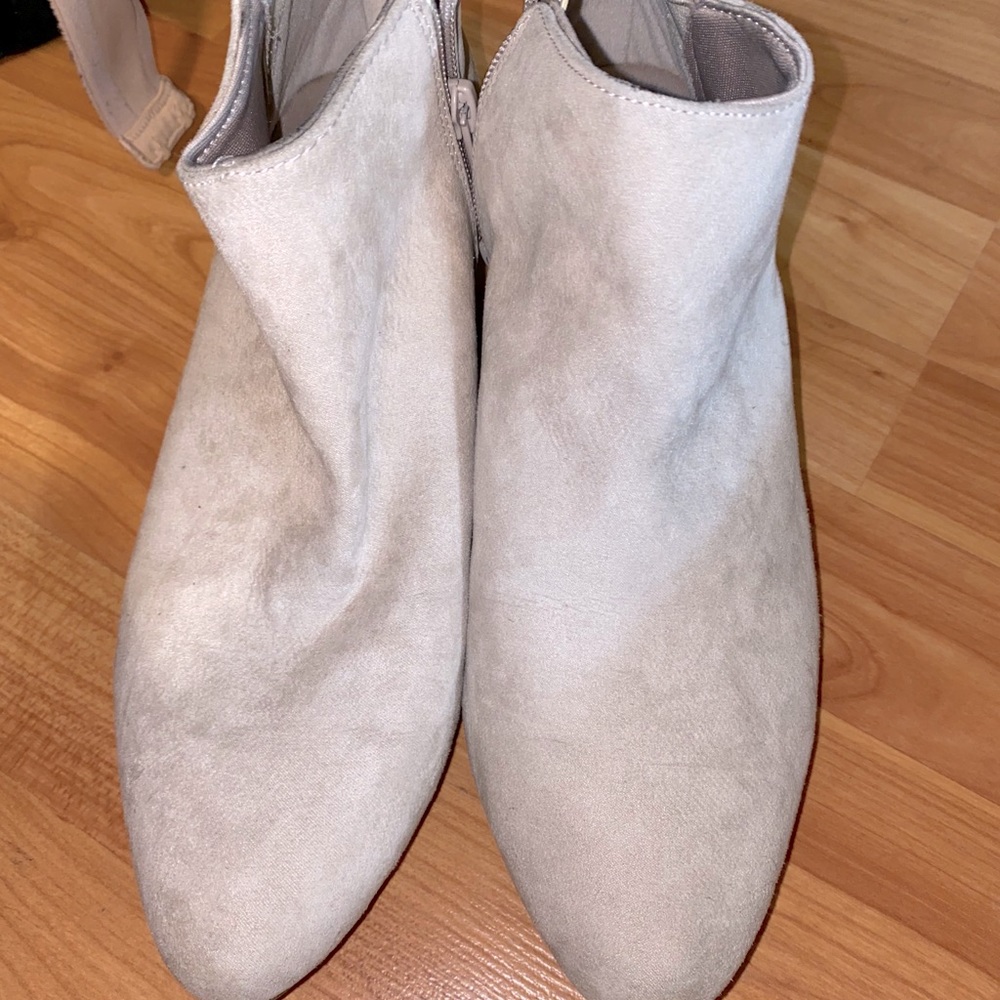Light cream short old navy boots